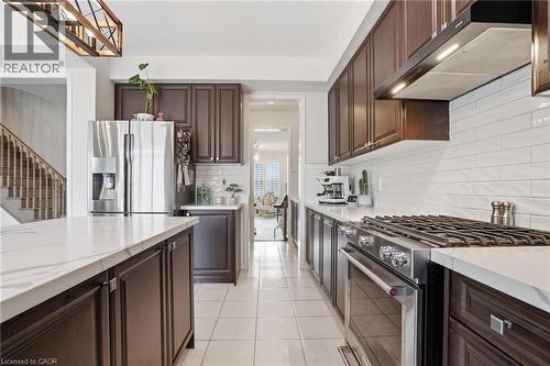 62 Esther Crescent, Thorold, ON - Indoor Photo Showing Kitchen With Upgraded Kitchen