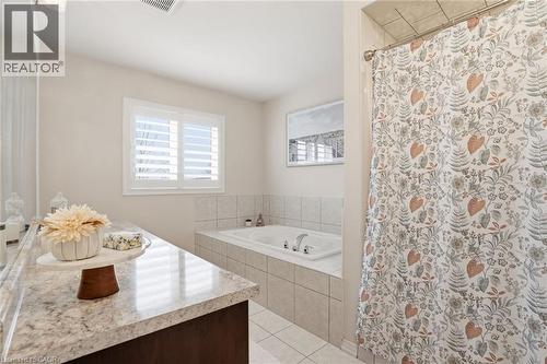 62 Esther Crescent, Thorold, ON - Indoor Photo Showing Bathroom
