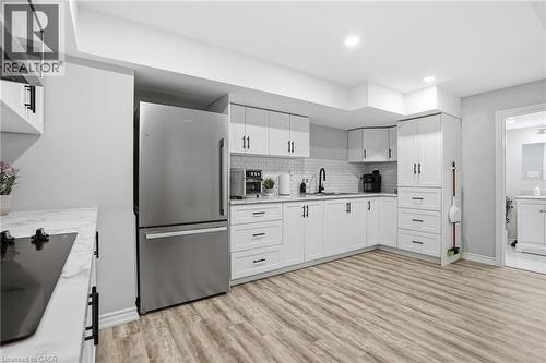 62 Esther Crescent, Thorold, ON - Indoor Photo Showing Kitchen
