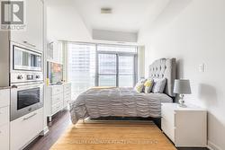 508 - 12 YORK STREET Toronto, ON M5J 2Z2