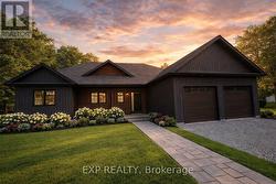 49 BEAUFORT CRESCENT  Tiny, ON L9M 0B8