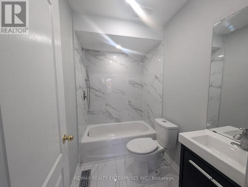 5914 Long Valley Road, Mississauga, ON - Indoor Photo Showing Bathroom