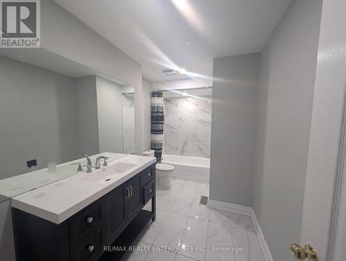 5914 Long Valley Road, Mississauga, ON - Indoor Photo Showing Bathroom