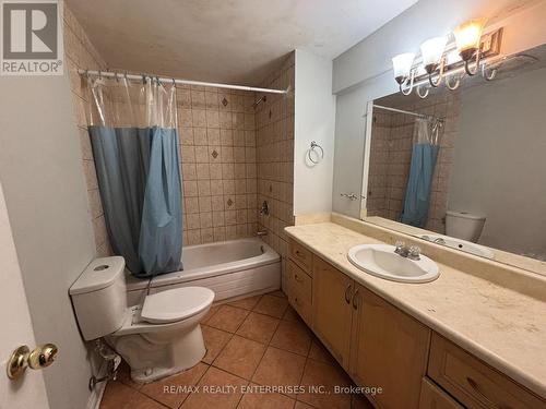 5914 Long Valley Road, Mississauga, ON - Indoor Photo Showing Bathroom