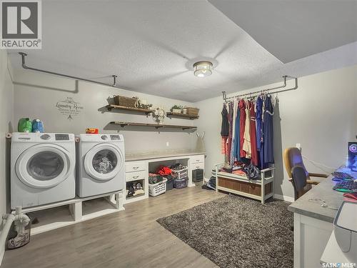 17 4Th Avenue E, Neilburg, SK - Indoor Photo Showing Laundry Room