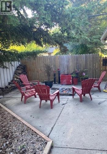 17 4Th Avenue E, Neilburg, SK - Outdoor With Deck Patio Veranda