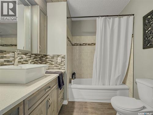 17 4Th Avenue E, Neilburg, SK - Indoor Photo Showing Bathroom