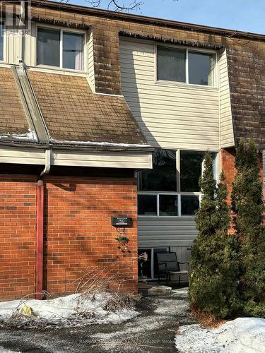 78 - 5D SONNET CRESCENT  Ottawa, ON K2H 8W8