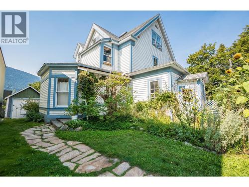 414 Falls Street  Nelson, BC V1L 1H9