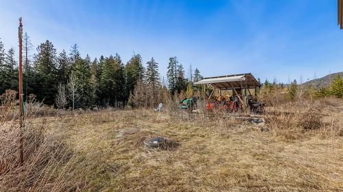 4751 40Th Street, Canyon, BC - Outdoor