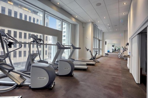 Salle d'exercice - 404-1225 Boul. Robert-Bourassa, Montréal (Ville-Marie), QC - Indoor Photo Showing Gym Room
