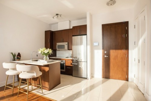 Cuisine - 404-1225 Boul. Robert-Bourassa, Montréal (Ville-Marie), QC - Indoor Photo Showing Kitchen