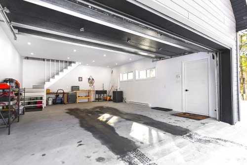 Garage - 268 Rue Montcalm, Saint-Colomban, QC - Indoor Photo Showing Garage