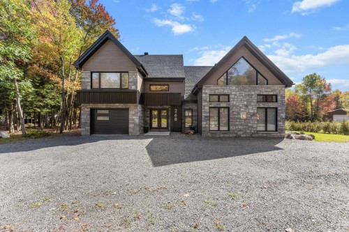 Front of Structure - 268 Rue Montcalm, Saint-Colomban, QC - Outdoor