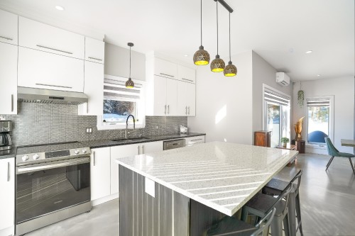 Kitchen - 268 Rue Montcalm, Saint-Colomban, QC - Indoor Photo Showing Kitchen With Upgraded Kitchen