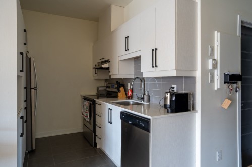 Cuisine - 109-8265 Rue De Londres, Brossard, QC - Indoor Photo Showing Kitchen