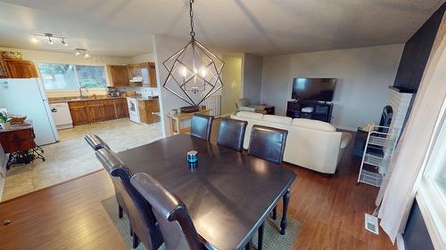 901 19Th Avenue, Cranbrook, BC - Indoor Photo Showing Dining Room