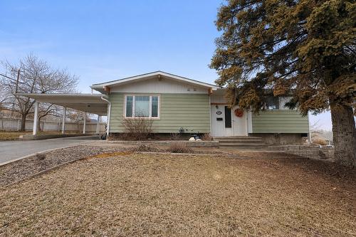 901 19Th Avenue, Cranbrook, BC - Outdoor