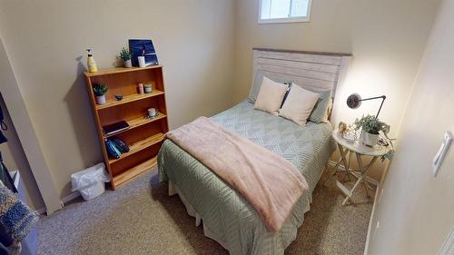901 19Th Avenue, Cranbrook, BC - Indoor Photo Showing Bedroom