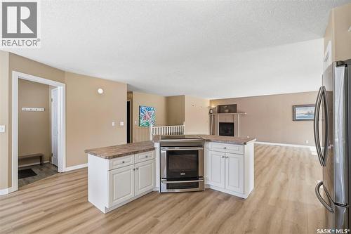 126 Hall Crescent, Saskatoon, SK - Indoor Photo Showing Kitchen