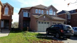 284 Pinnacle Trail  Aurora, ON L4G 7G2