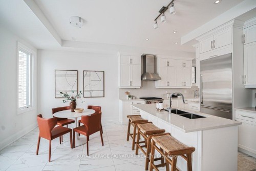 448 York Downs Boulevard, Markham, ON - Indoor Photo Showing Kitchen With Double Sink