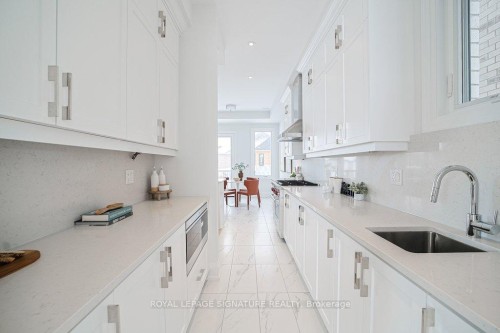 448 York Downs Boulevard, Markham, ON - Indoor Photo Showing Kitchen With Upgraded Kitchen