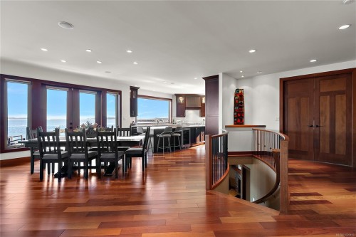 10206 Surfside Pl, Sidney, BC 