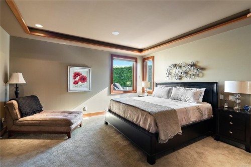 10206 Surfside Pl, Sidney, BC 