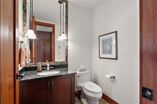 10206 Surfside Pl, Sidney, BC 