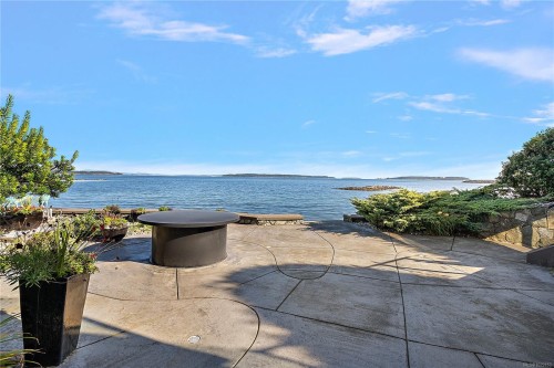 10206 Surfside Pl, Sidney, BC 