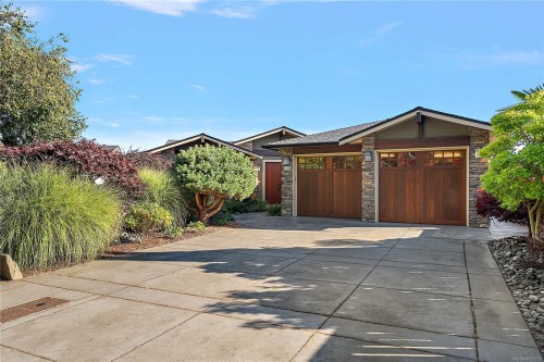 10206 Surfside Pl, Sidney, BC 