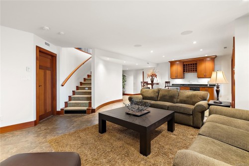 10206 Surfside Pl, Sidney, BC 