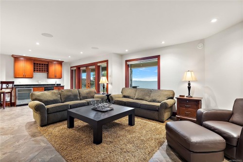 10206 Surfside Pl, Sidney, BC 