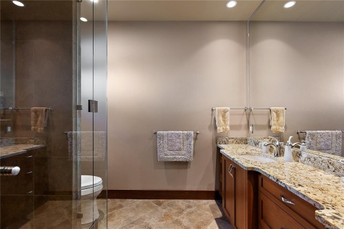 10206 Surfside Pl, Sidney, BC 