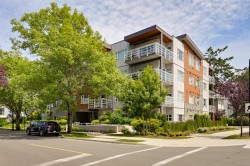 406-9861 Third St Sidney, BC V8L 3A8