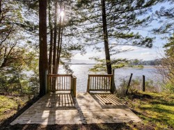 2042 Glenidle Rd  Sooke, BC V9Z 0A9