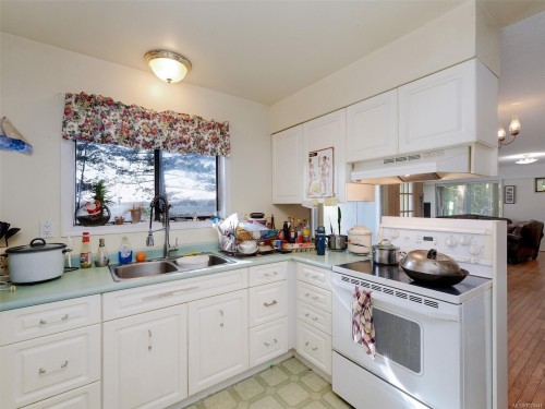 2042 Glenidle Rd, Sooke, BC 
