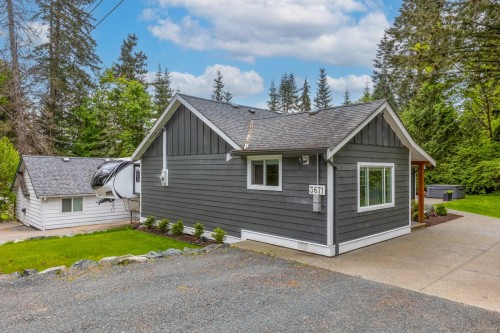 3671 Thomson Rd, Courtenay, BC 