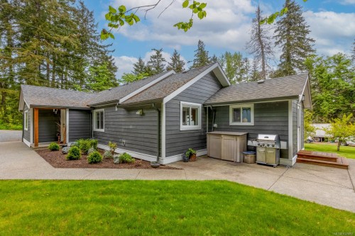 3671 Thomson Rd, Courtenay, BC 