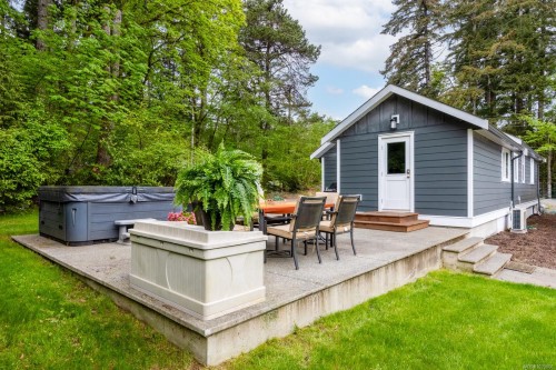 3671 Thomson Rd, Courtenay, BC 