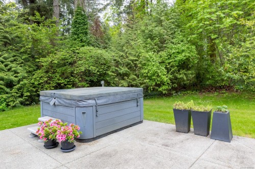 3671 Thomson Rd, Courtenay, BC 