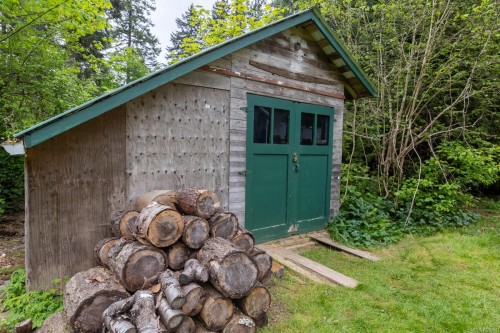 3671 Thomson Rd, Courtenay, BC 