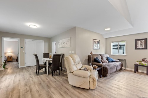 3671 Thomson Rd, Courtenay, BC 