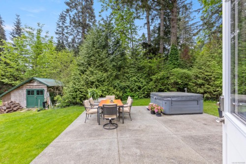 3671 Thomson Rd, Courtenay, BC 