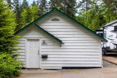 3671 Thomson Rd, Courtenay, BC 