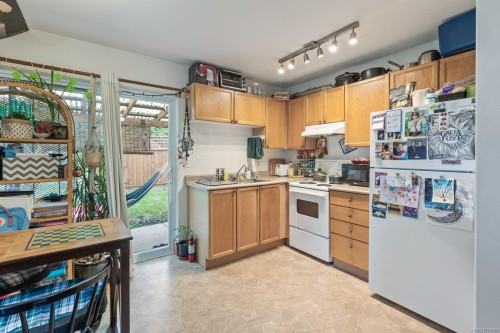 3671 Thomson Rd, Courtenay, BC 