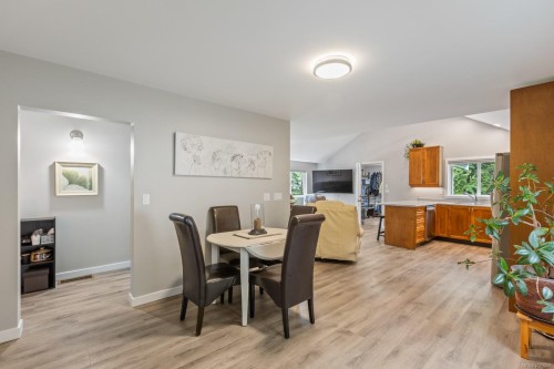 3671 Thomson Rd, Courtenay, BC 