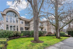 205-9905 Fifth St Sidney, BC V8L 2X6