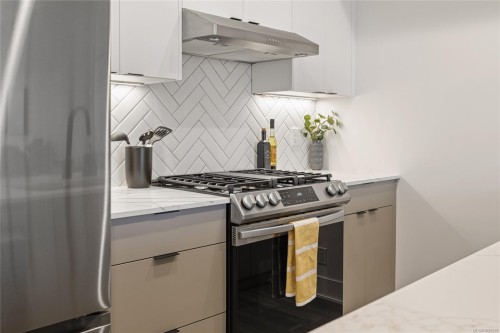 309-1114 Samar Cres, Langford, BC - Indoor Photo Showing Kitchen With Upgraded Kitchen